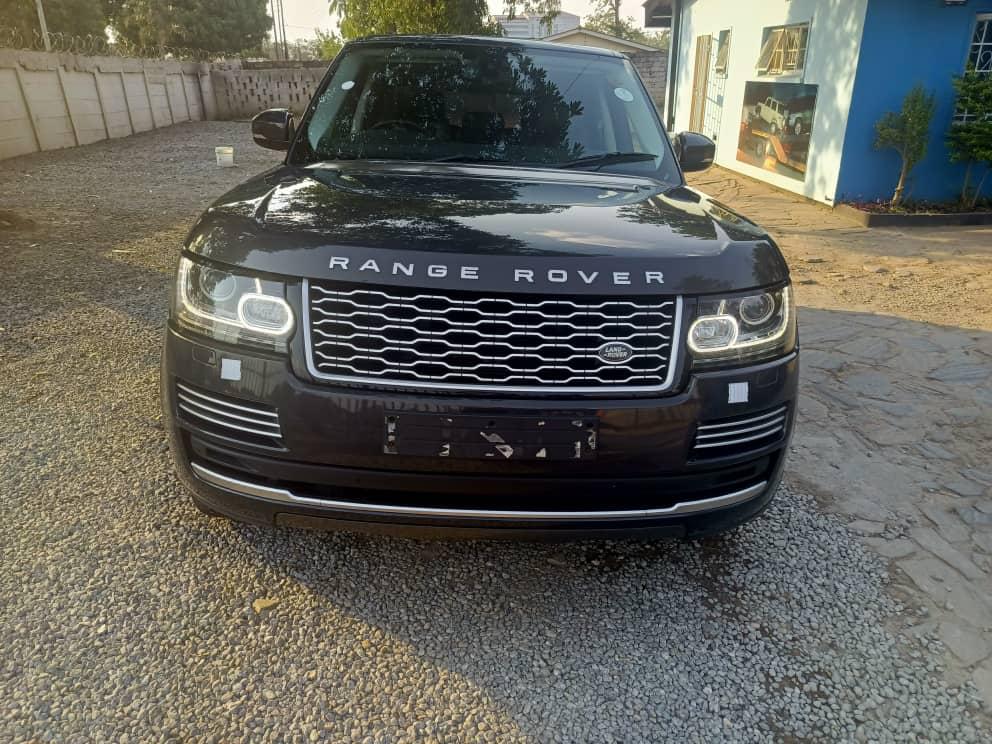 2018 Rangerover Vogue 4.4cc Matic Edition 1